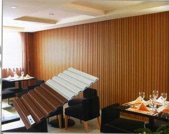 Phòng cà phê Tấm gỗ xoay cách nhiệt WPC ốp tường Soncap