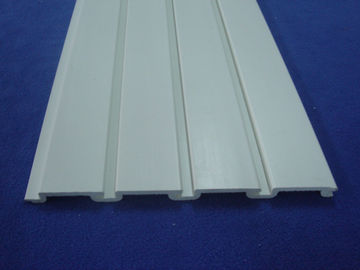 Tấm nhựa cao cấp PVC Slatwall Công cụ lưu trữ với móc treo tường
