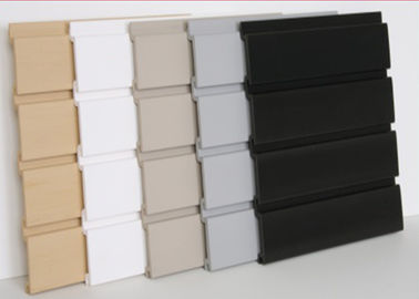 Giá tốt. Tấm Slatwall Pvc có thể giặt 17g / Cm, Màn hình bảng Pvc cho nhà để xe trực tuyến