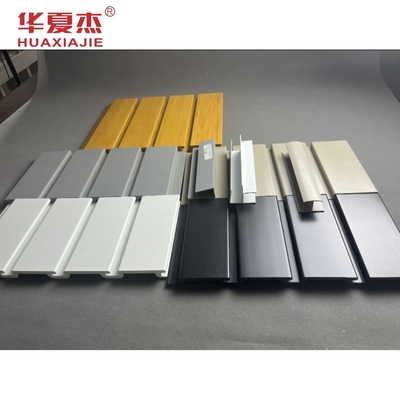 Bề mặt nhẵn PVC Slatwall Bảng điều khiển nhà để xe Vật liệu trang trí trong nhà