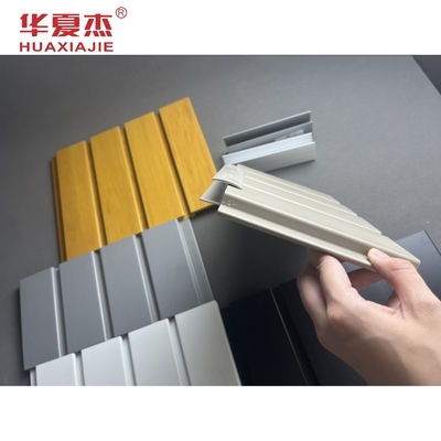 Bề mặt nhẵn PVC Slatwall Bảng điều khiển nhà để xe Vật liệu trang trí trong nhà