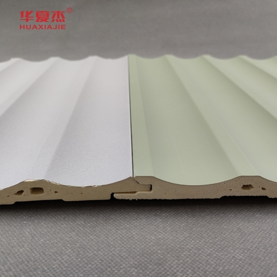 Bảng tường WPC hình U Bảng tường trang trí màu xanh lá cây Laminated cho vật liệu xây dựng
