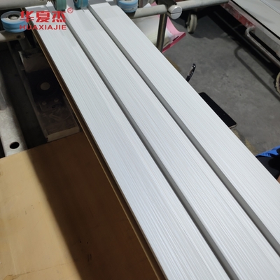 Thiết kế đơn giản hiện đại Wpc Bảng tường phẳng Wpc Bảng tường laminated cho trang trí ngoài trời và trong nhà