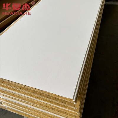 Phân hình tường wpc màu trắng chất lượng cao 600x9mm tấm wpc lớp phủ vật liệu trang trí chống nước