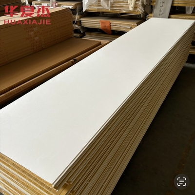 Phân hình tường wpc màu trắng chất lượng cao 600x9mm tấm wpc lớp phủ vật liệu trang trí chống nước