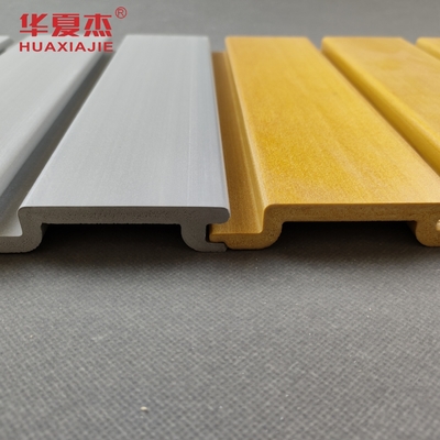 300mm X 17mm PVC Slatwall Panel với chiều dài tùy chỉnh và khả năng chống va chạm tuyệt vời