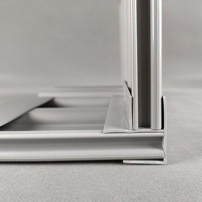 Giá tốt. Đùn tấm vách ngăn Pvc màu xám tùy chỉnh cho nhà để xe trực tuyến