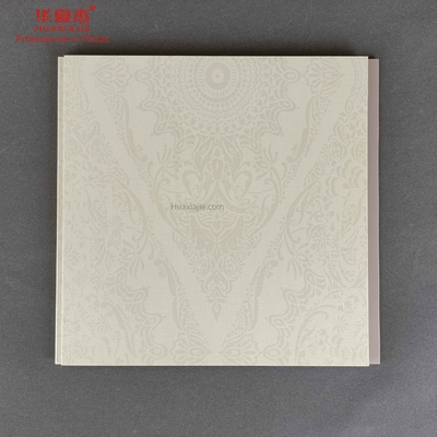 Giá tốt. Dễ dàng cài đặt Tấm trần Pvc đầy màu sắc có độ bóng cao để trang trí trực tuyến