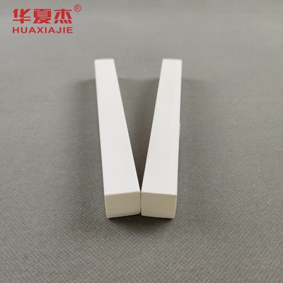 Chiếc hình chữ nhật tùy chỉnh chiều dài PVC Trim Mold cho môi trường trong nhà trong màu trắng